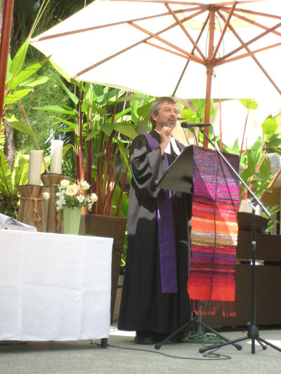 Pfarrer Bartel spricht für die evangelischen Christen in Bangkok