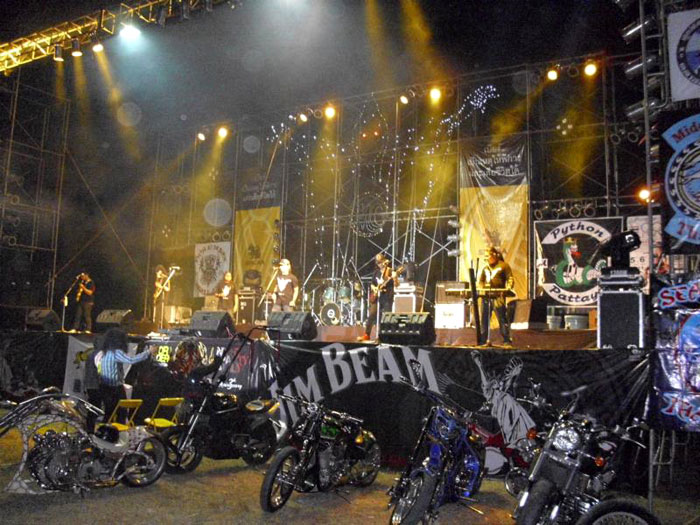 Grosse Bühnenshow bei der Bikeweek 2010