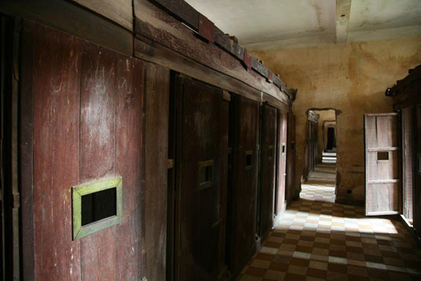 Zugang zu den Folterzellen 2009