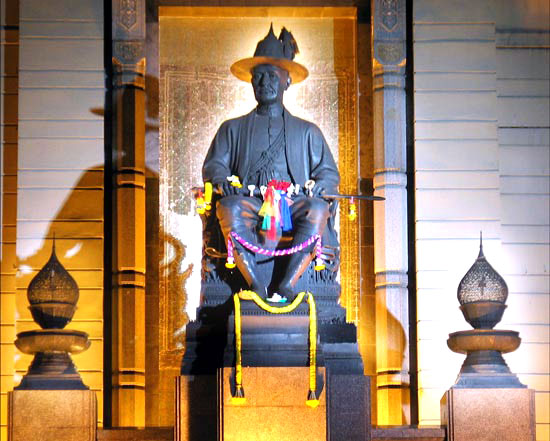 Statue König Rama I.