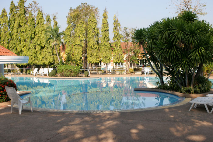 Grosse Pool-Landschaft im Lopburi Inn Resort 