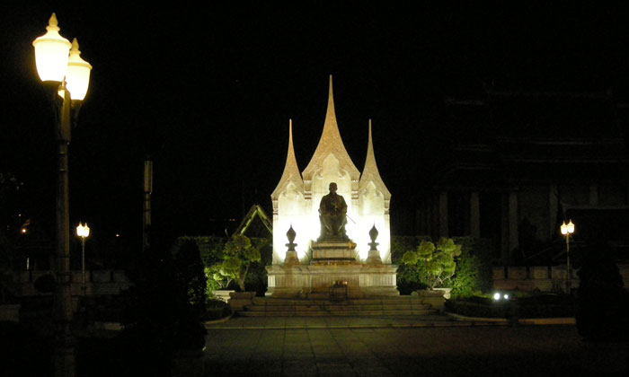 Statue von König Nang Klao in Bangkok.