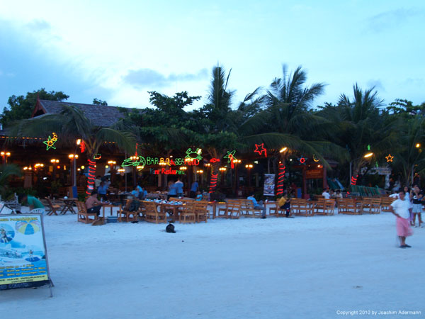Strandbar am Abend auf Koh Samet