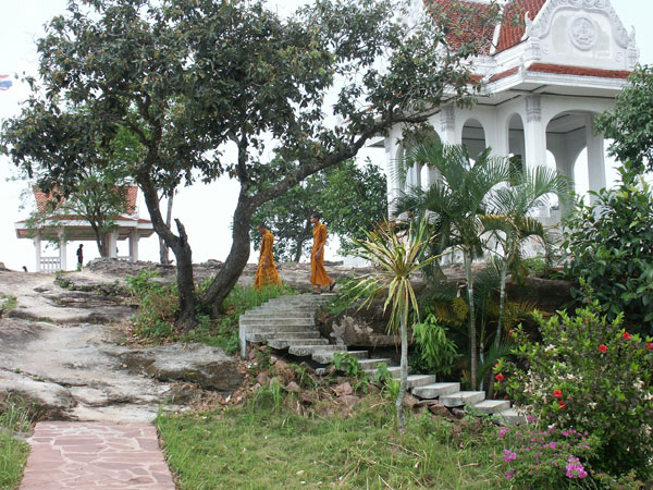 Mönche im Tempel Preaw Vihear