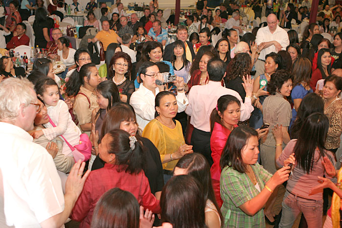 Gut besuchtes Songkranfest im Pankowpark 2009