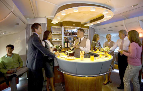 Onboard Lounge auf der A380 der Emirates