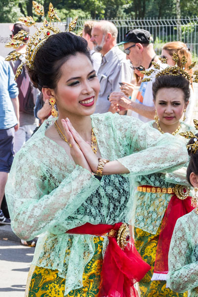 Thai-Tänzerin beim Karneval der Kulturen 2014