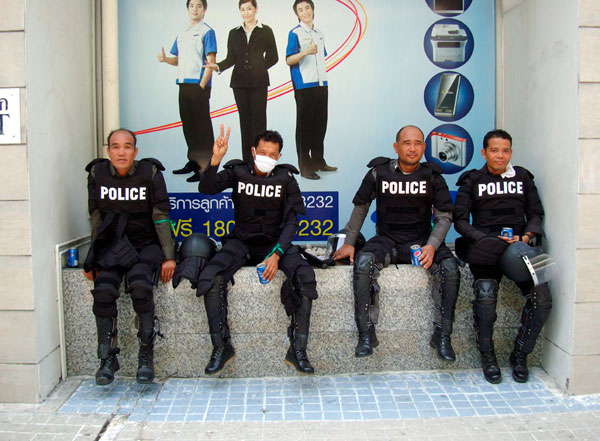 Polizei in Bangkok in Warteposition