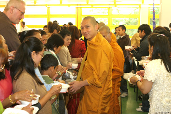 Essengaben für die Mönche 2008