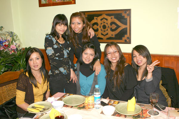 Berliner Thaifrauen feierten im Thairestaurant Bai Tong.