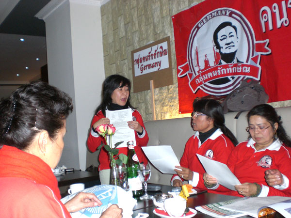Die Anhänger von Ex-Premier Thaksin in Berlin 2009