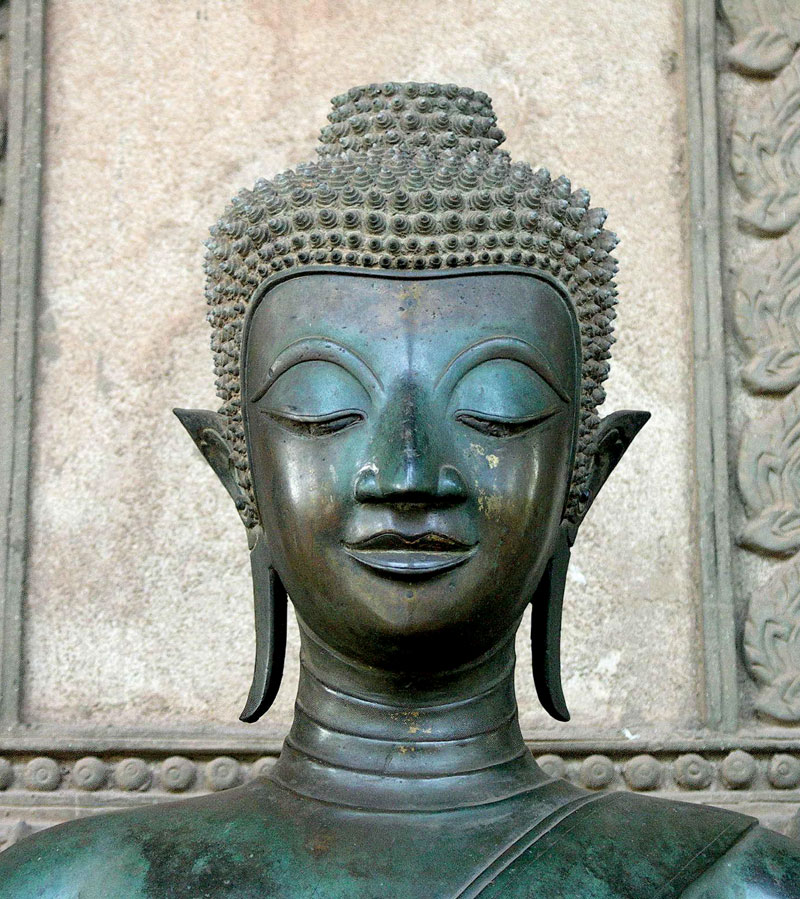Bronzener Buddha in Vientiane/Laos